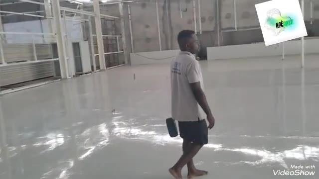 Entrepôt logistique en résine brillante, Bassa