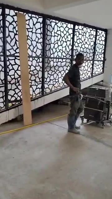 Hall commercial et claustras décoratifs, Akwa
