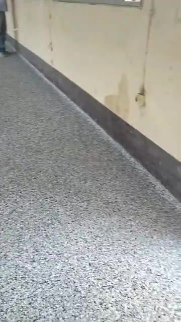 Sol pailleté de bureaux, Akwa